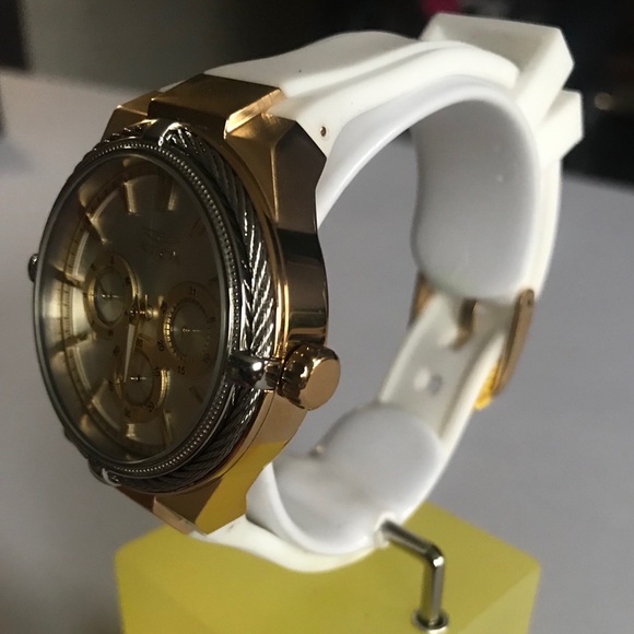 NEW. Woman’s Invicta Bolt Watch
